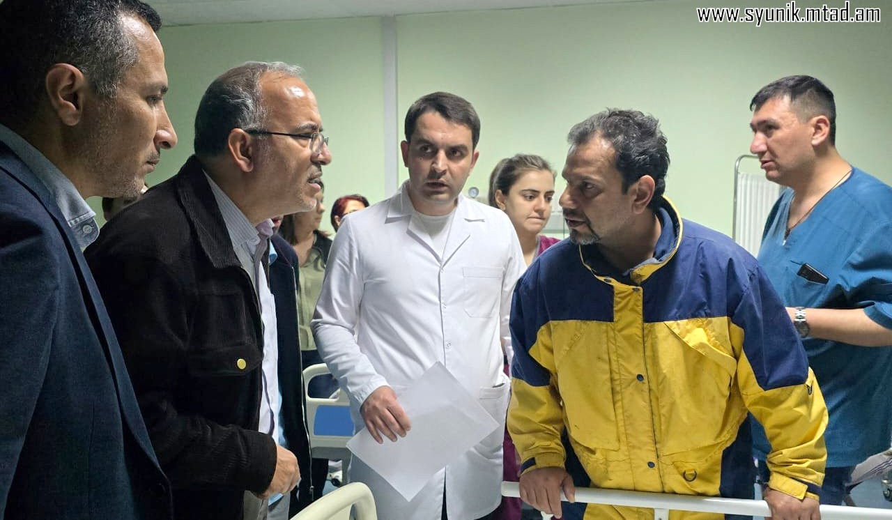 Սյունիքի մարզպետը և Կապանում Իրանի գլխավոր հյուպատոսը տեսակցել են ավտոբուսի վթարի հետևանքով տուժած քաղաքացիներին