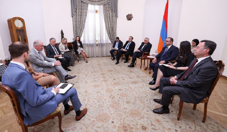 ՀՀ փոխվարչապետները և Խերտ Յան Կոոպմանը շեշտել են տարածաշրջանային ենթակառուցվածքային ծրագրերում Հայաստանի մասնակցության անհրաժեշտությունը