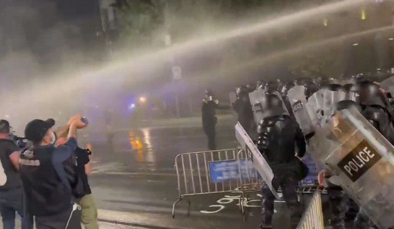 Teargas and stun grenades used against Georgian protesters opposing ‘foreign agents’ bill