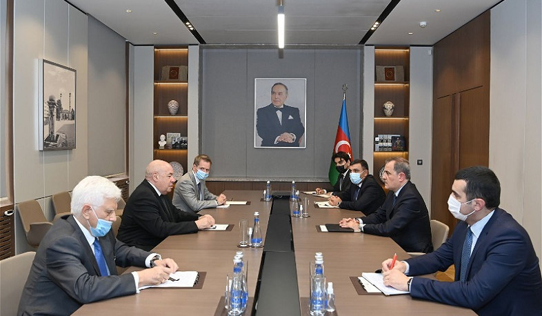 Глава МИД Азербайджана встретился со спецпредставителем президента России