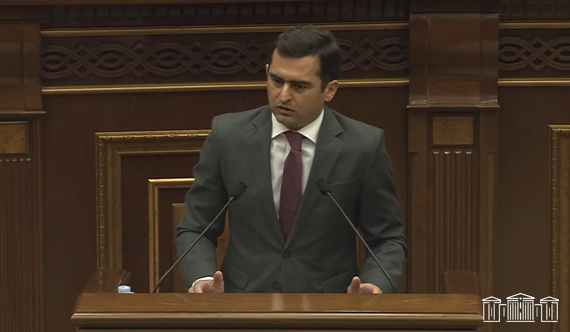 ER suveren ərazisindən bir metr və ya santimetr belə güzəşt olmayacaq: Arşakyan