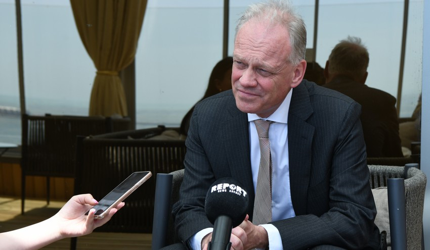 Евросоюз планирует выделить Азербайджану дополнительно 2 миллиона евро на разминирование: Коопман