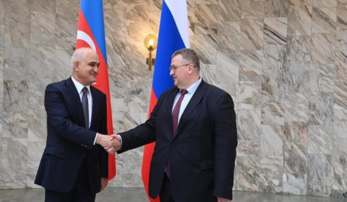 Оверчук и Мустафаев обсудили развитие двустороннего сотрудничества России и Азербайджана