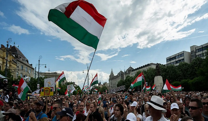 В Венгрии прошел многотысячный митинг оппозиции