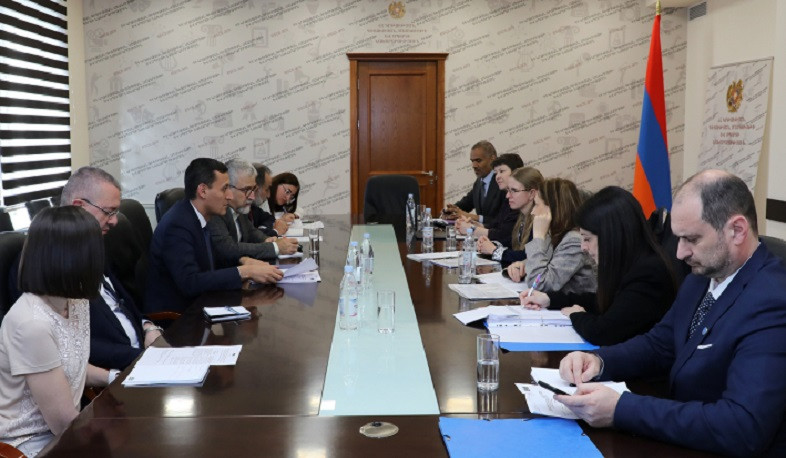 Վենետիկի հանձնաժողովի ներկայացուցիչների հետ քննարկվել է «Ազգային փոքրամասնությունների մասին» օրենքի նախագիծը