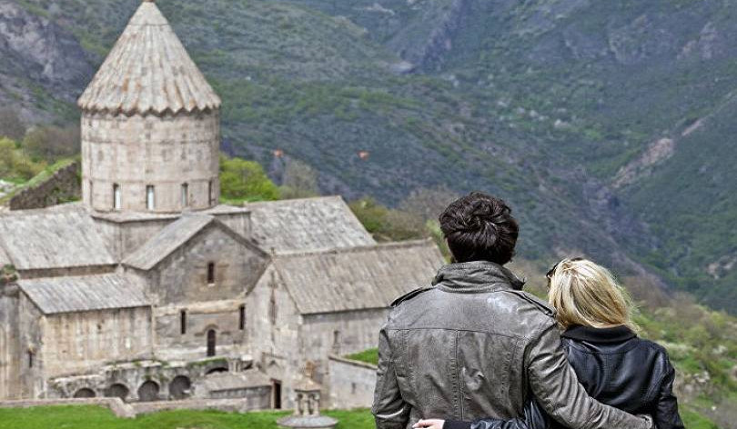 Aprel ayında Ermənistana 163 970 turist gəlib, onların 42 faizi Rusiyadandır