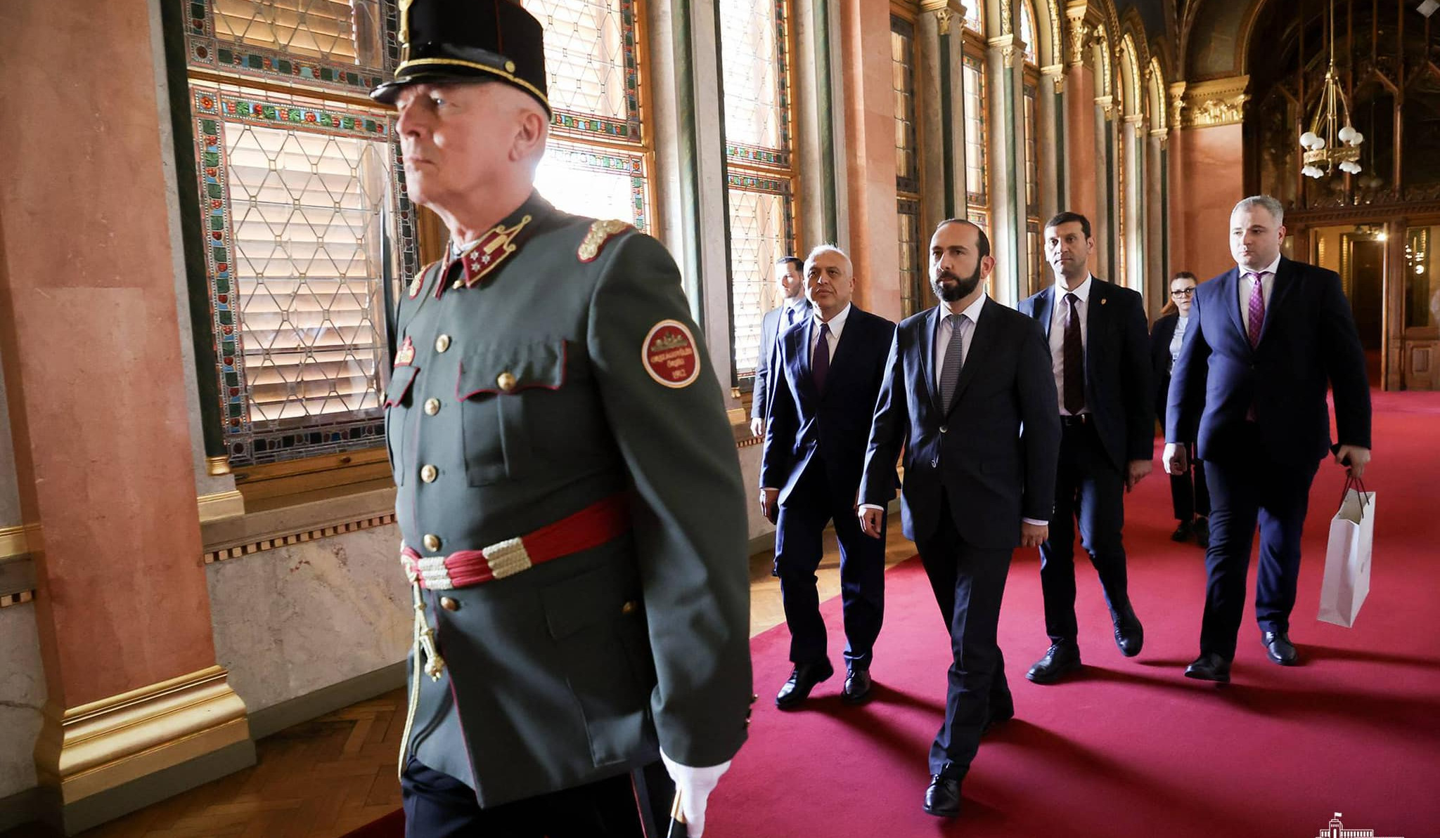 Xarici İşlər Nazirliyi Ararat Mirzoyanın Macarıstana rəsmi səfərini yekunlaşdırıb