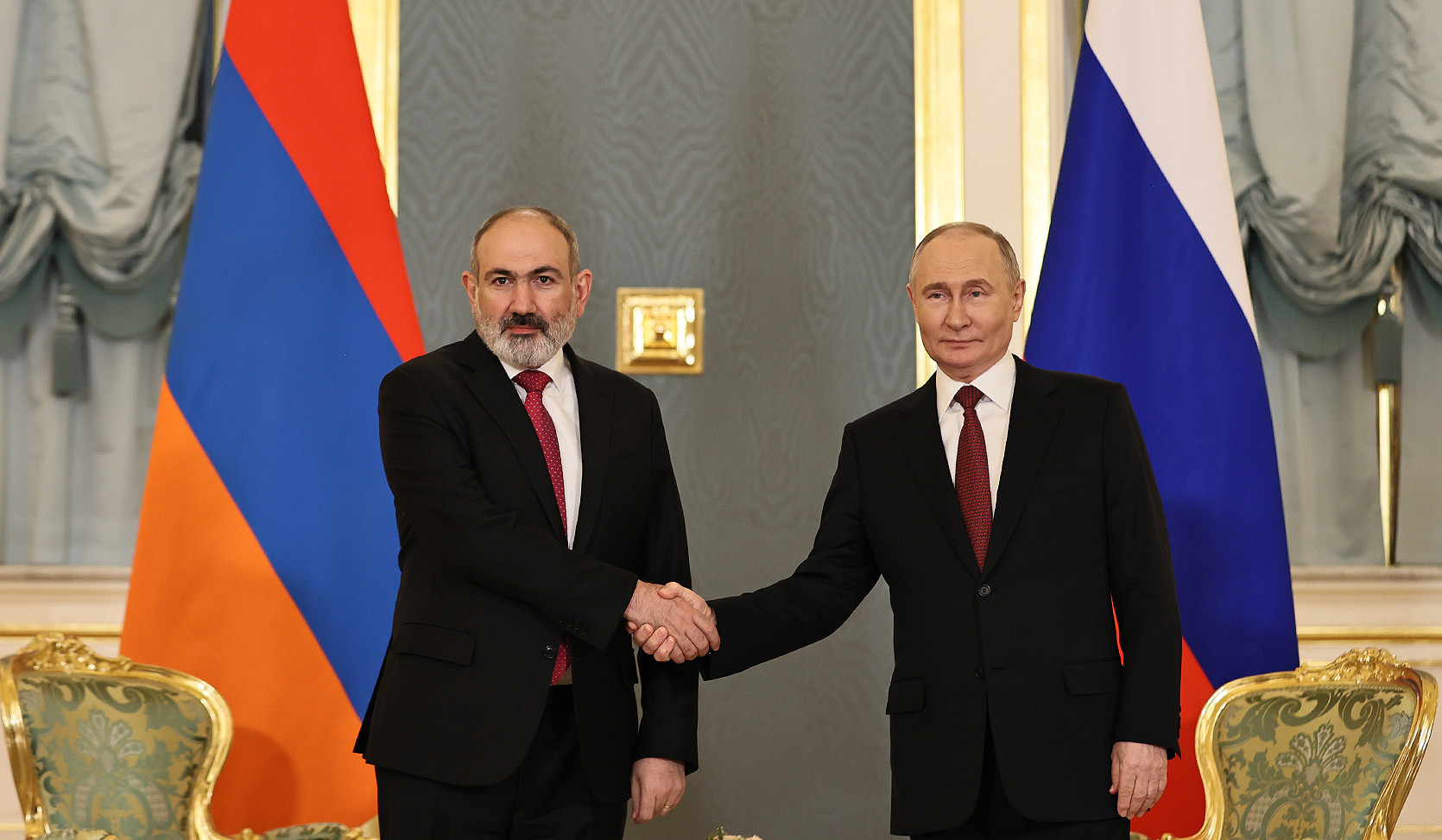 Nikol Pashinyan, Vladimir Putin hold private conversation