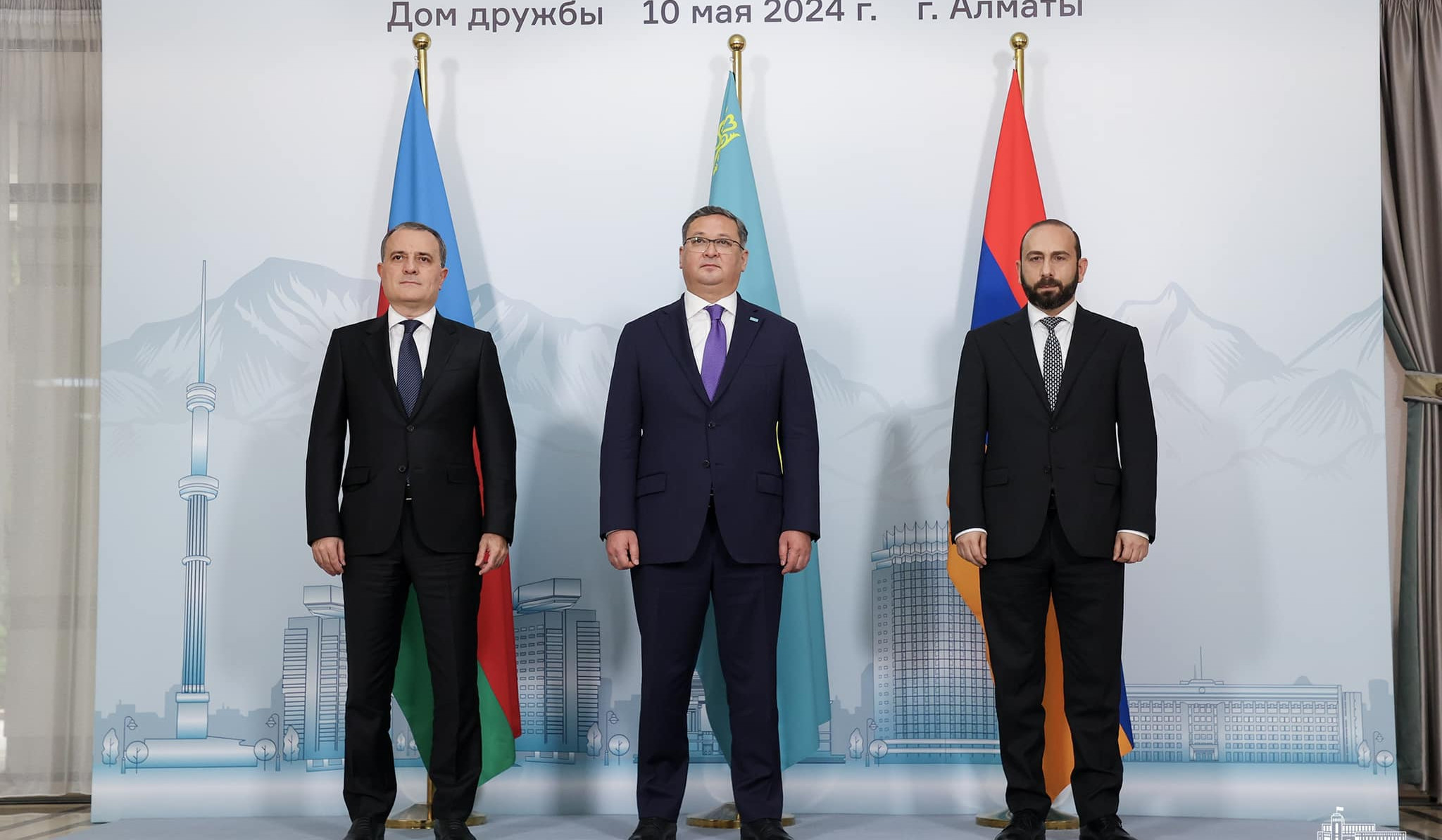 Mirzoyan and Bayramov start negotiations in Almaty