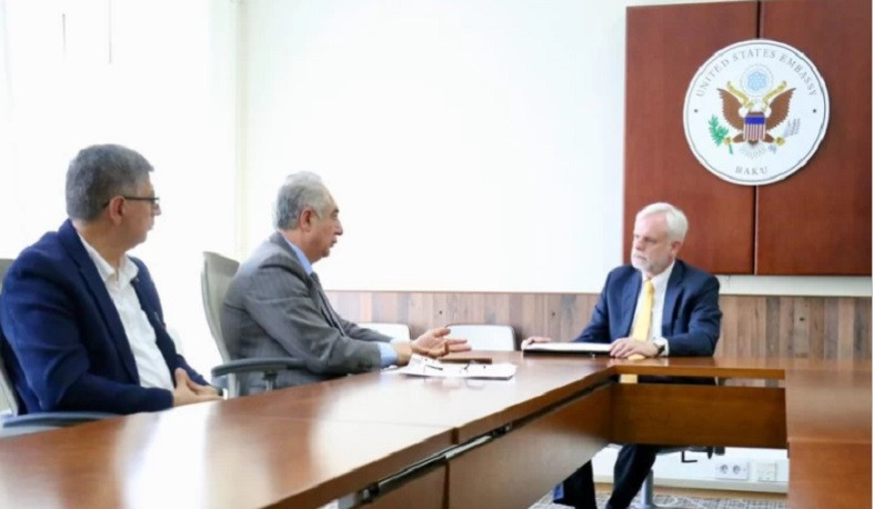 Ադրբեջանում ԱՄՆ դեսպանը հանդիպել է իրավապաշտպան, քաղաքական ակտիվիստ Իբադօղլուի հետ