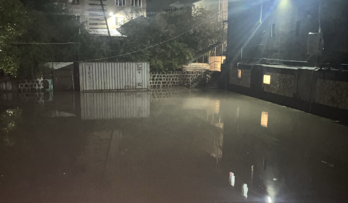 Հրազդանում ավտոկայանատեղի և սննդի կետ են ջրալցվել