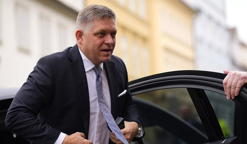 В премьер-министра Словакии Фицо стреляли, он ранен