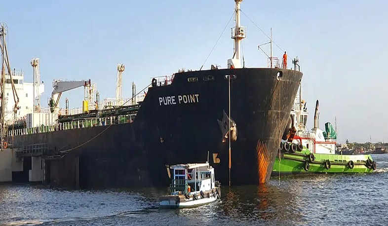 Ռուսական նավթատարներն ամիսներ շարունակ անգործության են մատնված. Bloomberg