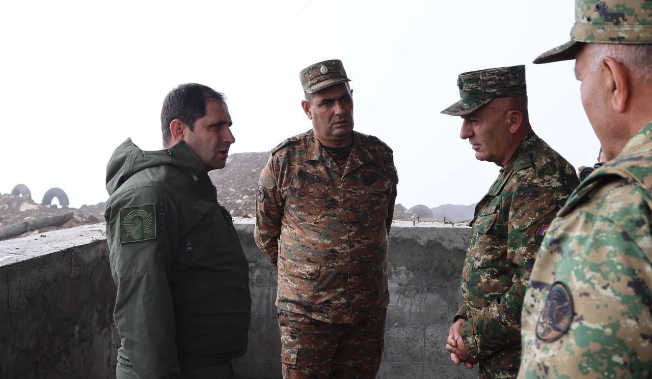 Պապիկյանն այցելել է կառուցման փուլում գտնվող ամրաշինական շրջաններ, քննարկել անվտանգության հետ կապված հարցեր