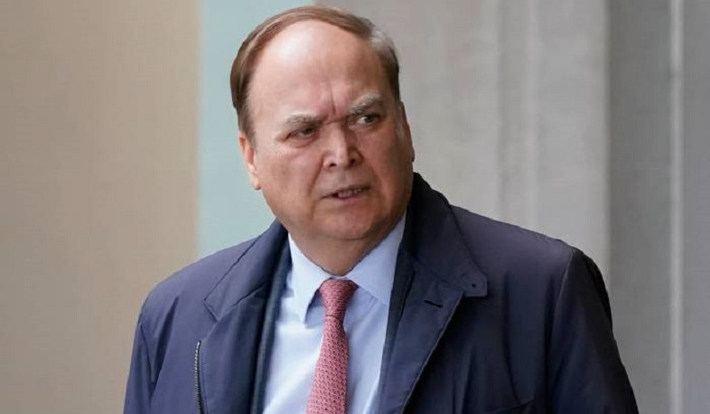 Antonov ABŞ siyasətçilərinin Ukraynaya Amerika silahlarından istifadə edərək Rusiya ərazisinə dərin zərbələr endirmək imkanı vermək çağırışlarını şərh edib