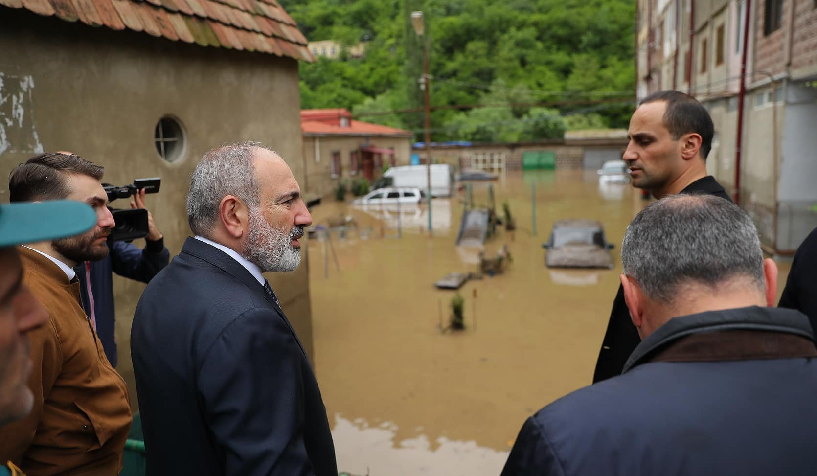 Նիկոլ Փաշինյանն՝ աղետի վայրում. լուսանկարներ