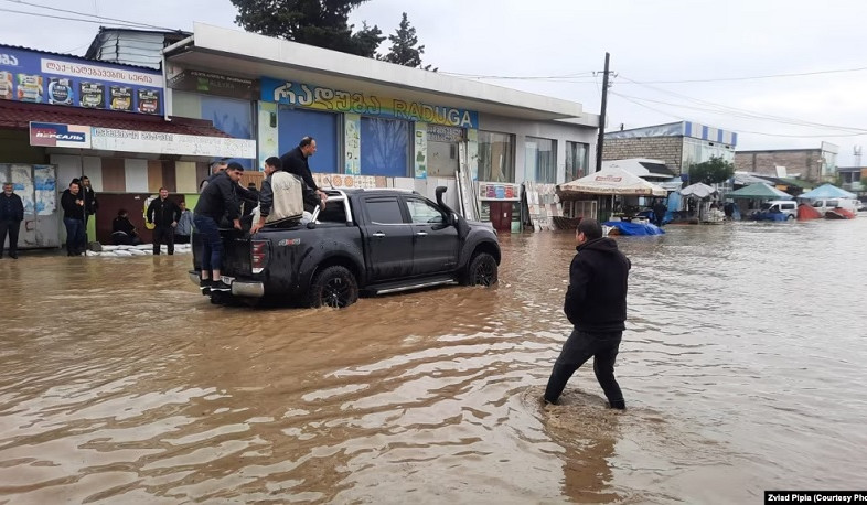 Վրաստանում որոնողափրկարարական աշխատանքները շարունակվում են