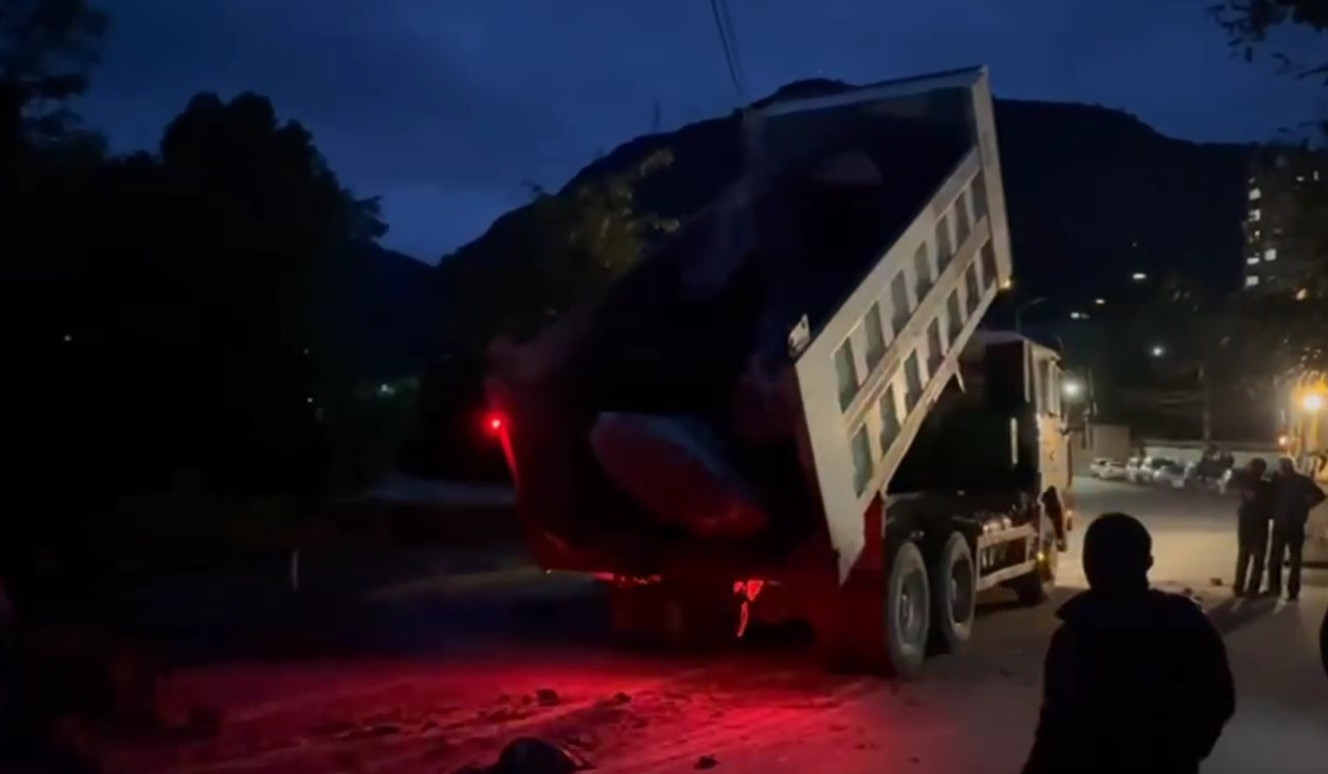 Ալավերդիում ճանապարհաշինական ընկերություններն իրականացնում են ճանապարհի ամրացման աշխատանքներ