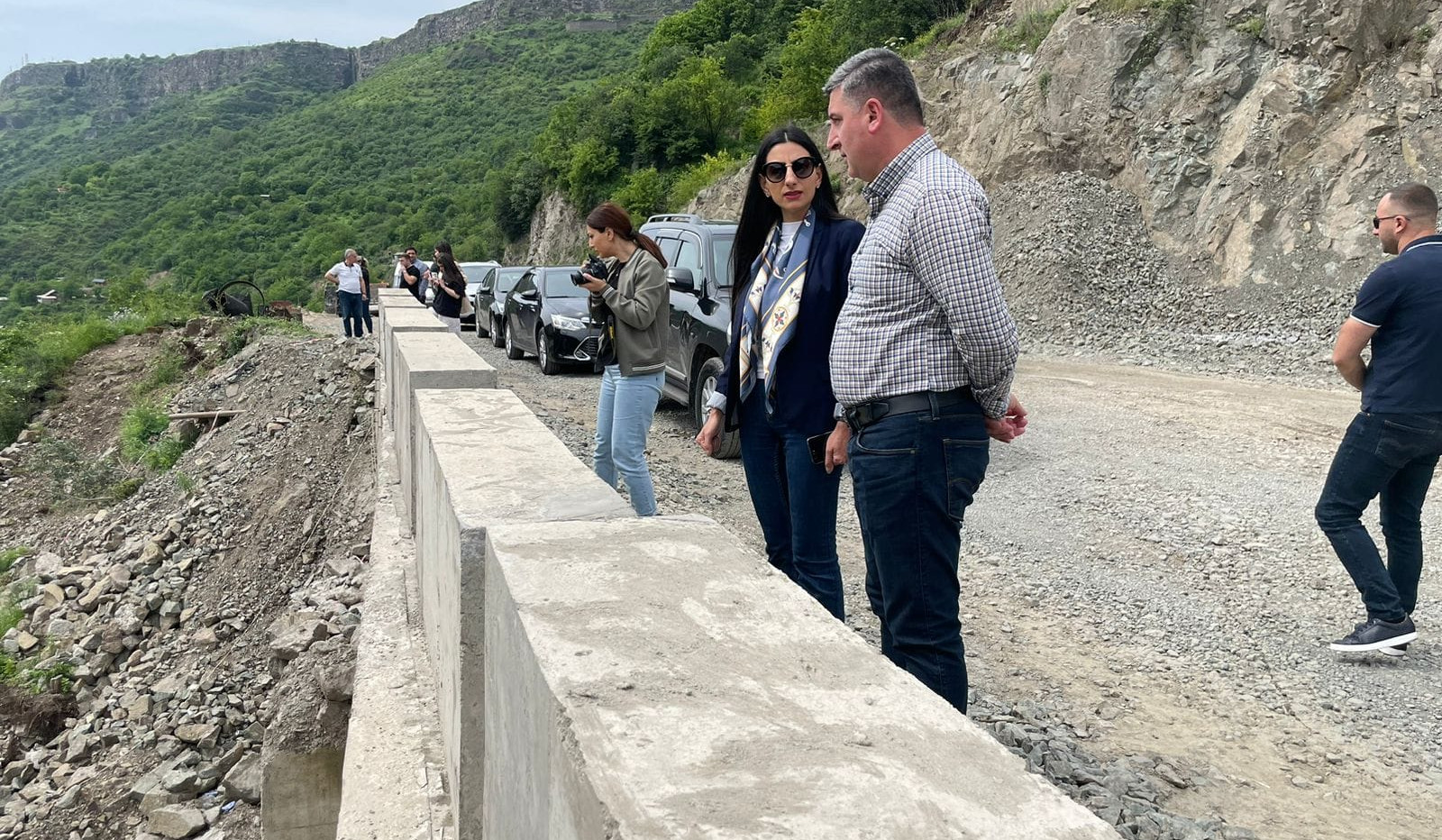 ՏԿԵ նախարարը շարունակում է այցելությունները հեղեղումներից տուժած բնակավայրեր