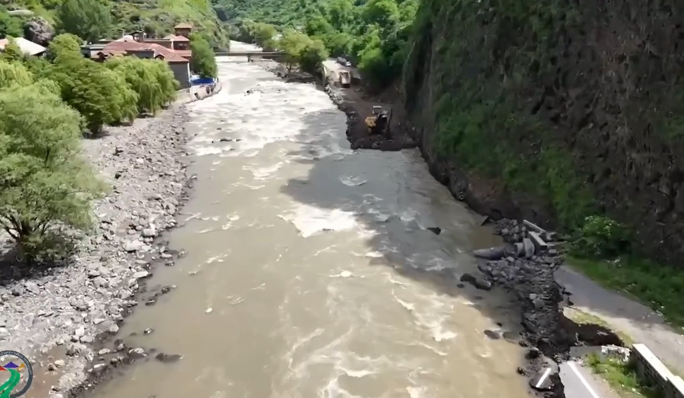 Վերականգնողական աշխատանքները Մ-6 ճանապարհին շարունակվում են