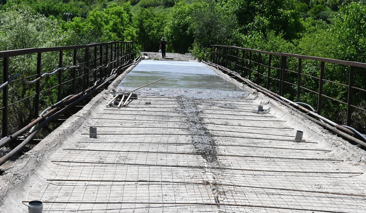 Գնել Սանոսյանը հետևել է Այրում կայարանի երկաթգծի վնասված կամրջի վերափոխման աշխատանքներին