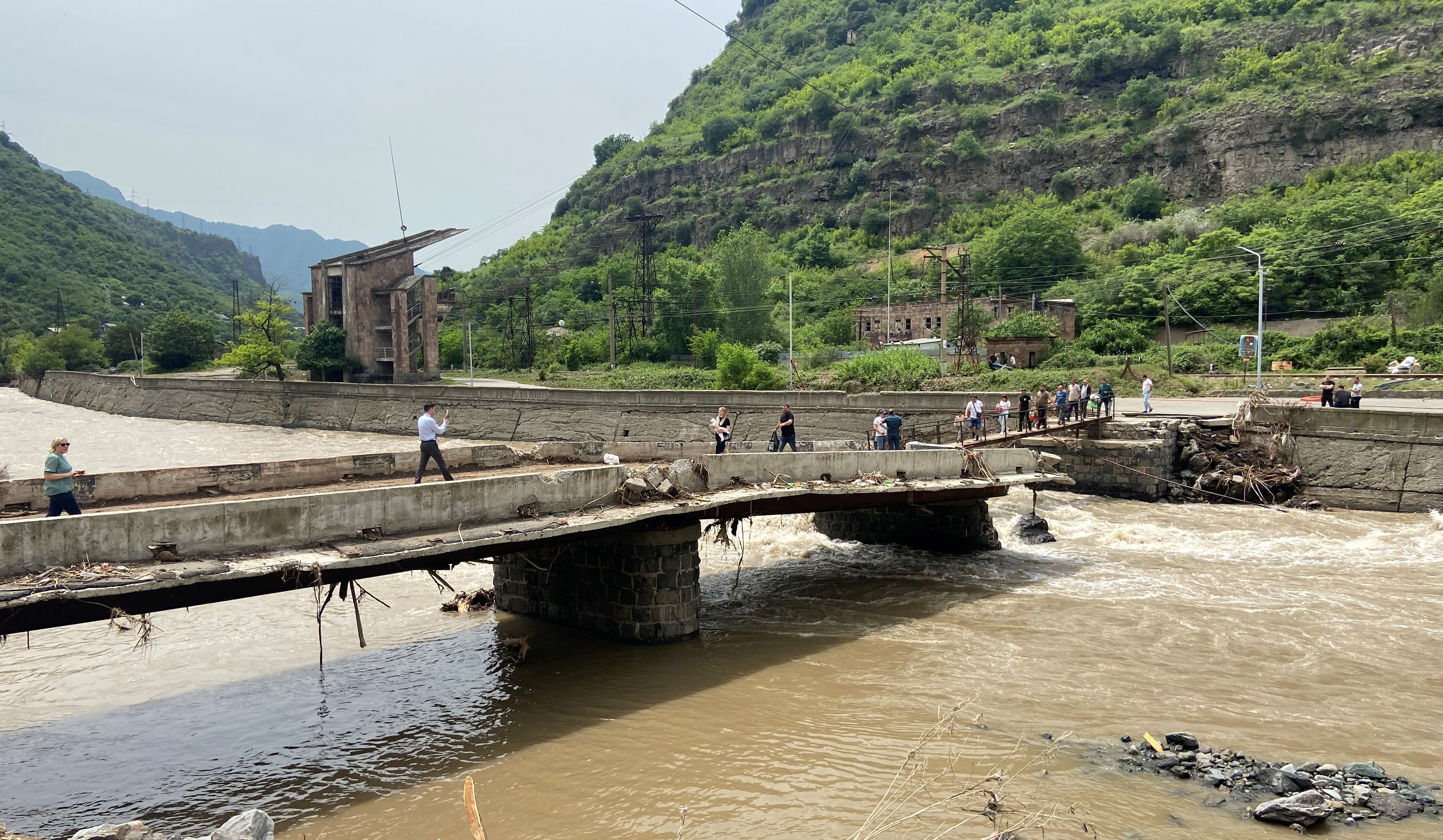 Швейцария готовится направить в Армению 8 специалистов Корпуса гумпомощи