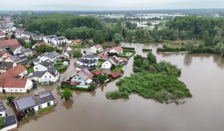 Town in southern Germany declares state of emergency as water levels reach 10 meters