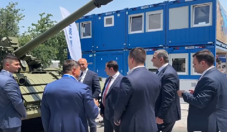 Papikyan Bolqarıstanda bir sıra hərbi sənaye şirkətlərinin nümayəndələri ilə görüşüb