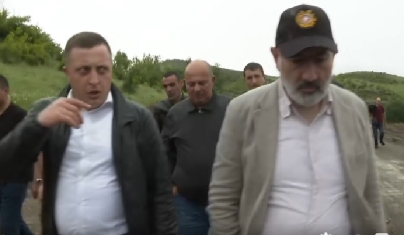 Nikol Pashinyan got acquainted with construction process of roads bypassing Kirants