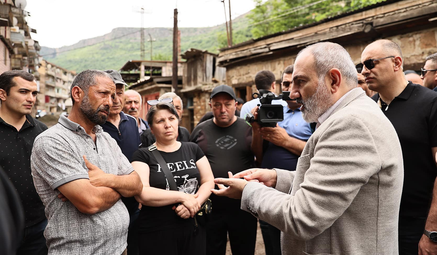 ՀՀ վարչապետը տեսանյութ է հրապարակել աղետի գոտի կատարած այցից