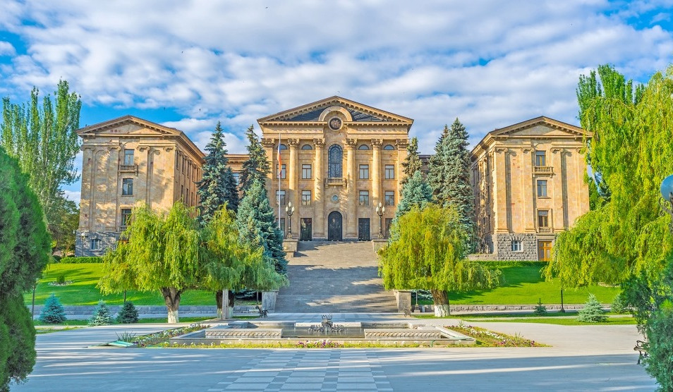 ԱԺ խորհուրդը մերժել է ընդդիմադիր խմբակցությունների՝ արտահերթ նիստ գումարելու պահանջով միջնորդությունը