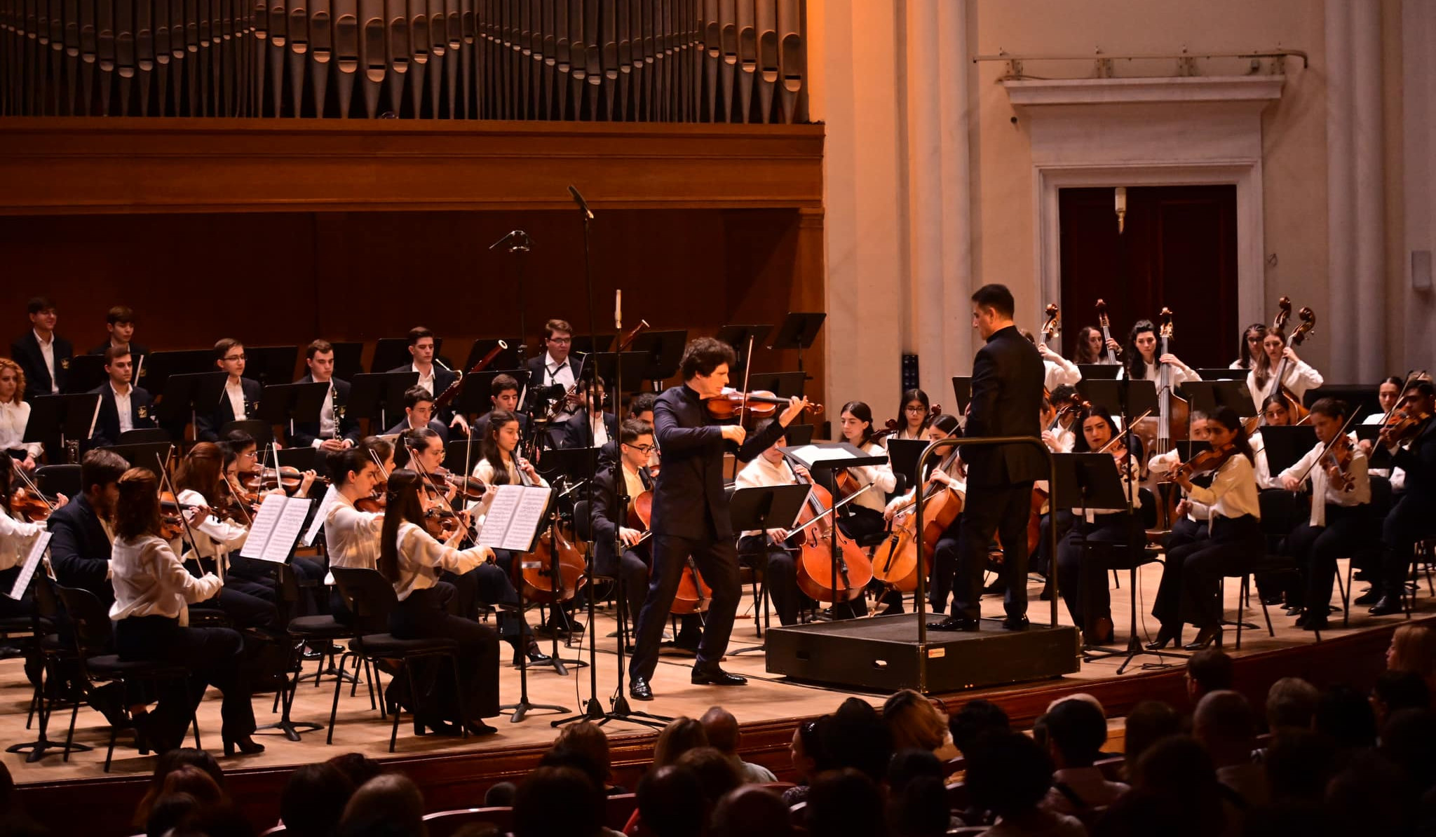 «Արամ Խաչատրյան» համերգասրահում ելույթ ունեցավ աշխարհահռչակ ջութակահար Ավգուստին Հադելիխը