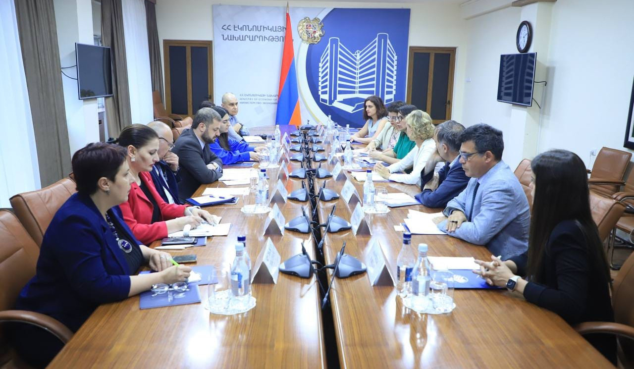 Էկոնոմիկայի նախարարն ընդունել է Համաշխարհային բանկի և Եվրամիության առաքելությանը