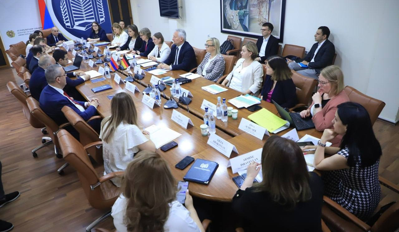 Yerevanda maliyyə və texniki əməkdaşlıq üzrə Ermənistan-Almaniya hökumətlərarası məsləhətləşmələr başlayıb