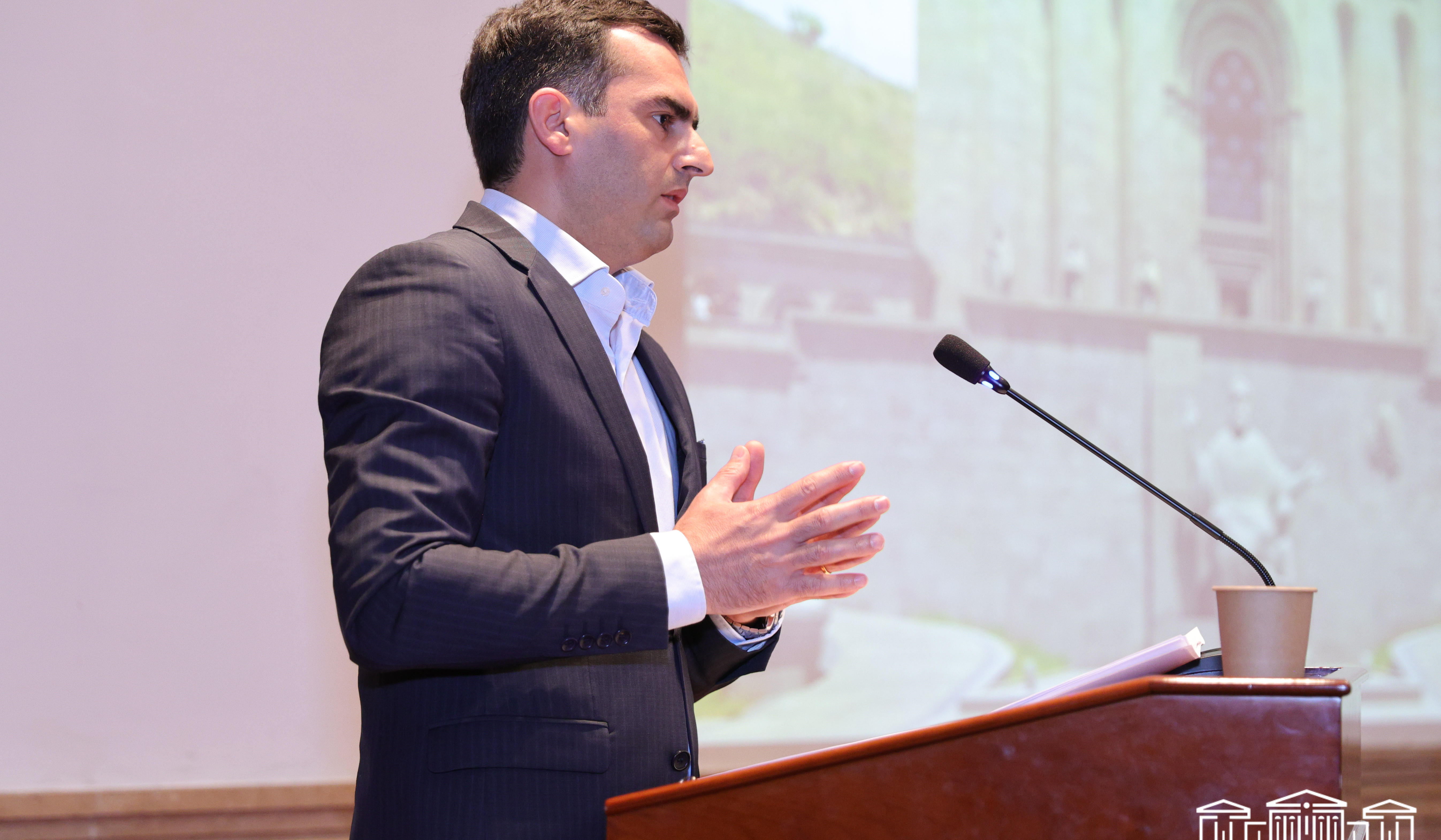 Բարձր տեխնոլոգիաների զարգացումը որոշիչ դերակատարում ունի պետությունների մրցունակության, անվտանգության և կենսամակարդակի բարձրացման գործում. Հակոբ Արշակյան