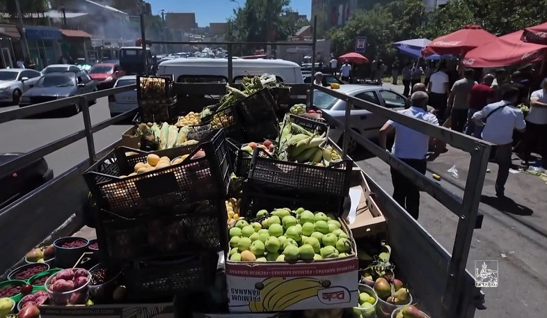 Ստուգայց Ավանում․ տուգանվել են բացօթյա ապօրինի առևտրով զբաղվող մի շարք քաղաքացիներ