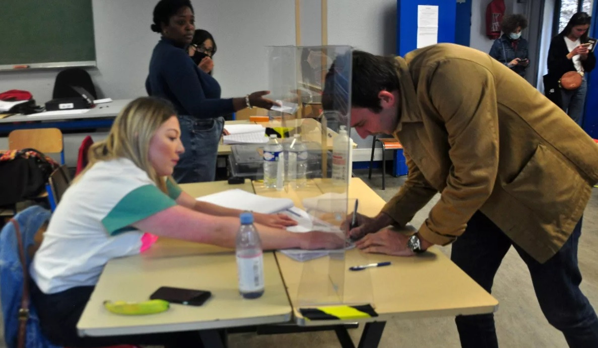 Ֆրանսիայում մեկնարկել է խորհրդարանի արտահերթ ընտրության քվեարկությունը