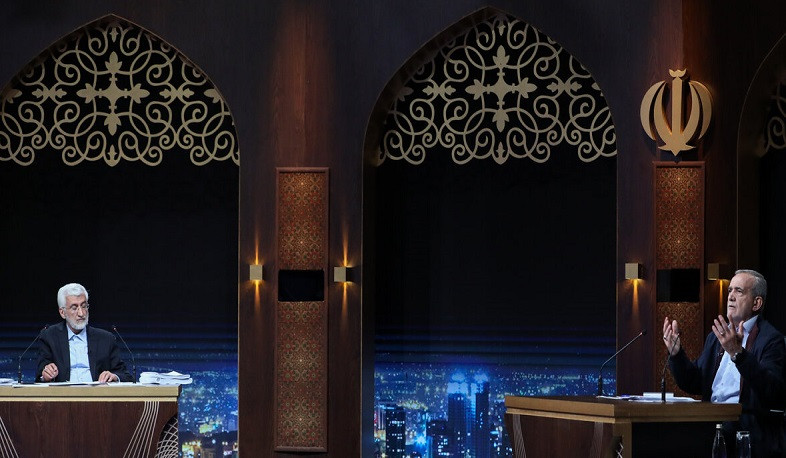 İran prezidentliyinə iki namizəd debatda xarici siyasət məsələlərini müzakirə ediblər