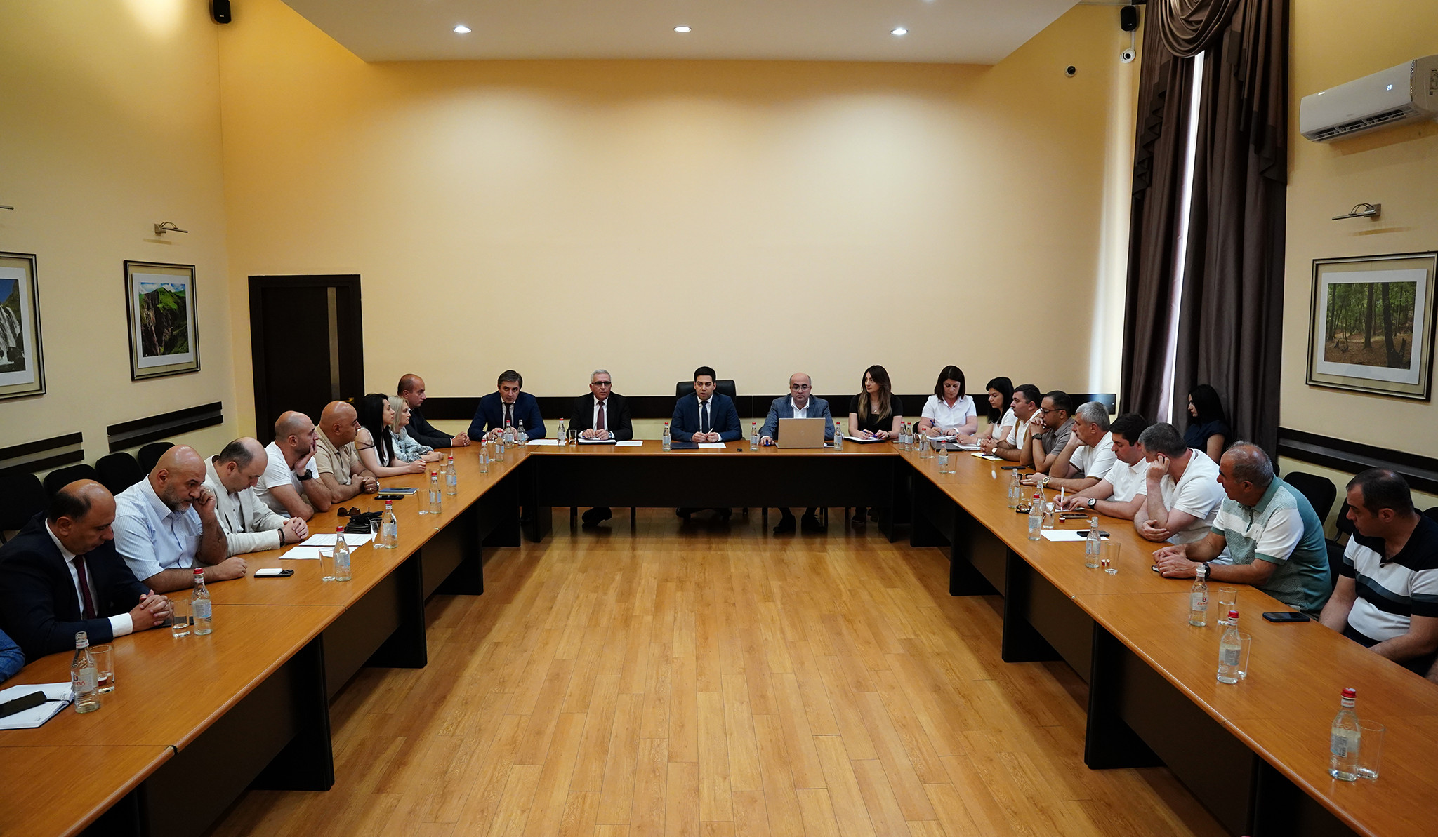 ՊԵԿ նախագահը հանդիպել է կառուցապատման ոլորտում գործունեություն իրականացնող տնտեսվարողների հետ