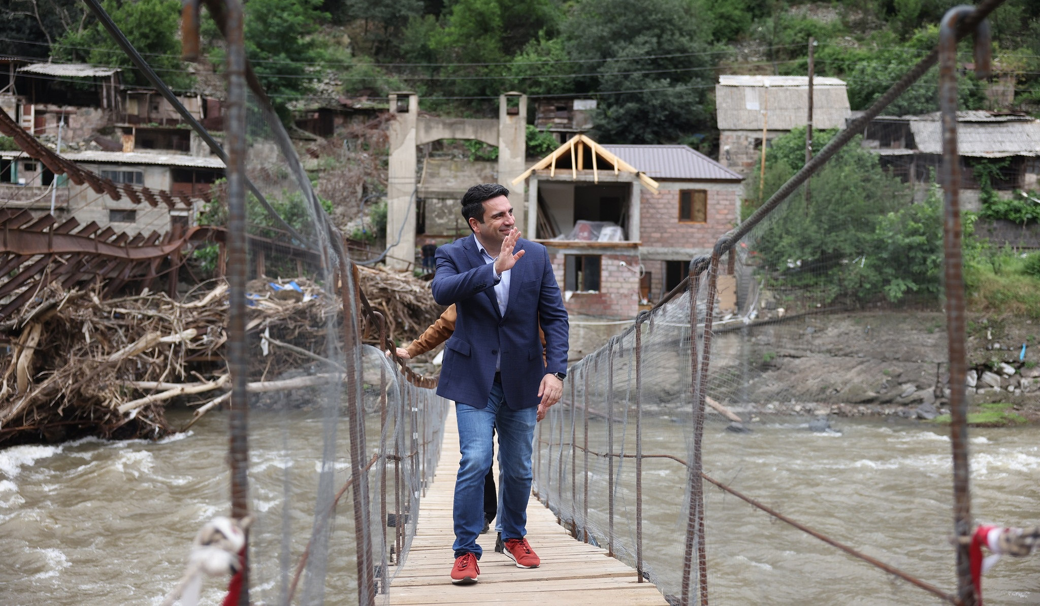 Ձեր խնդիրները մեր իշխանության ուշադրության կենտրոնում են. Ալեն Սիմոնյանը՝ Լոռու բնակիչներին