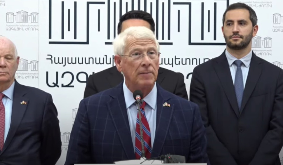 Остерегайтесь того, к чему может привести объединение с Россией Путина: Уикер своим коллегам из Азербайджана