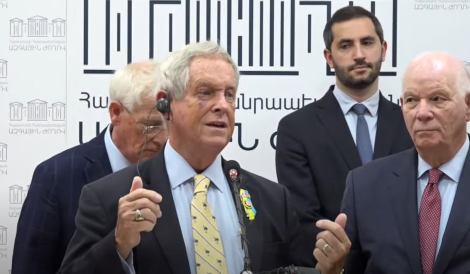 Мы будем защищать нерушимость границ Армении: Председатель Хельсинкской комиссии