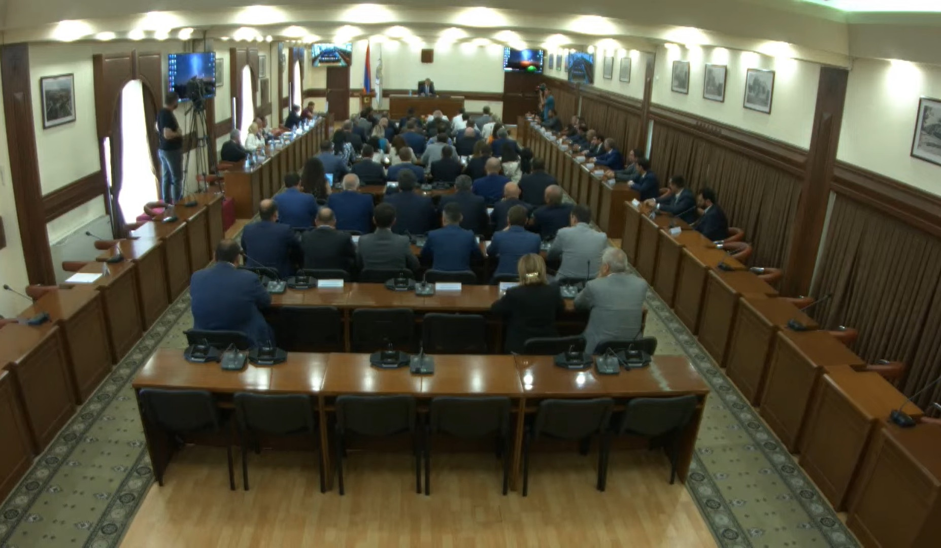 Երևանի քաղաքապետարանի գնած 8 աղբատար մեքենայից 4-ն արդեն Հայաստանում են