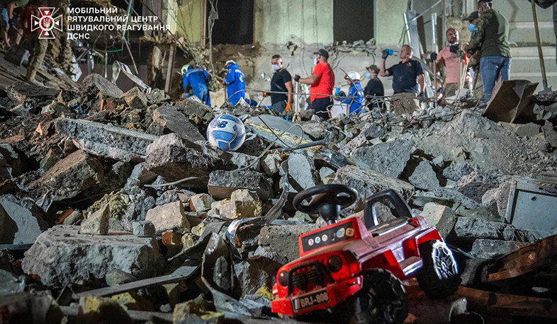 Death toll reached 38, 190 injured in yesterday’s Russian attacks on Ukraine, Zelenskiy