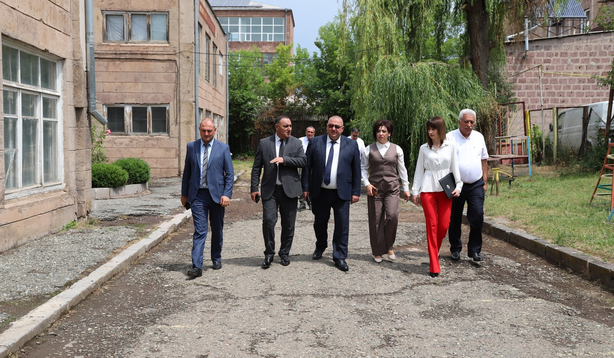 Երիտասարդությունը եղել և մնում է հասարակության համար առանձնահատուկ արժեք. Շիրակի մարզպետը մասնակցել է «Արթիկի երիտասարդների տուն» կենտրոնի բացմանը