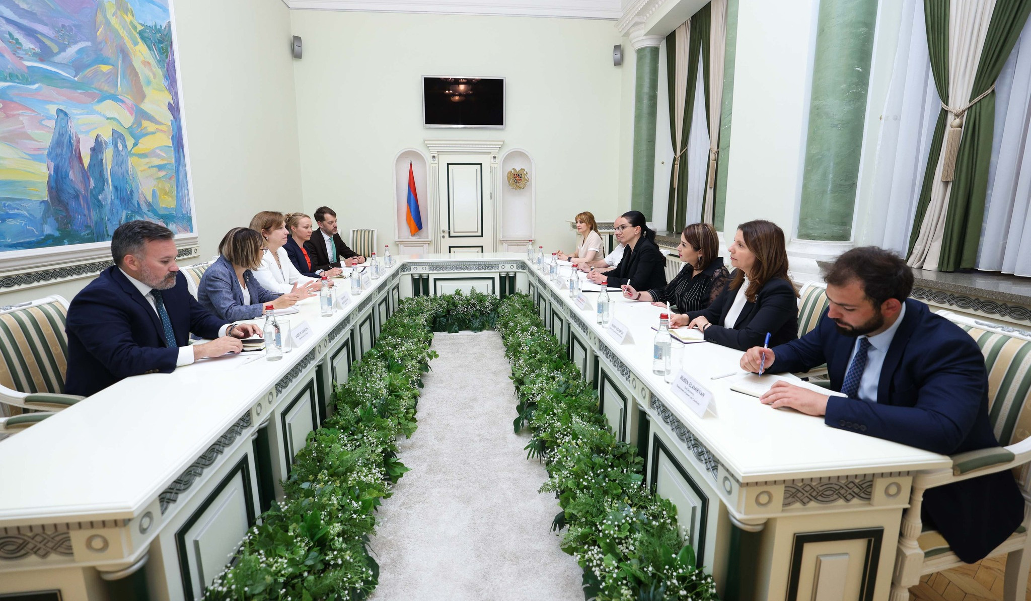 ՀՀ-ում ԱՄՆ դեսպանությունը Գլխավոր դատախազության վստահելի գործընկերն է. Վարդապետյանը՝ դեսպան Քվինին