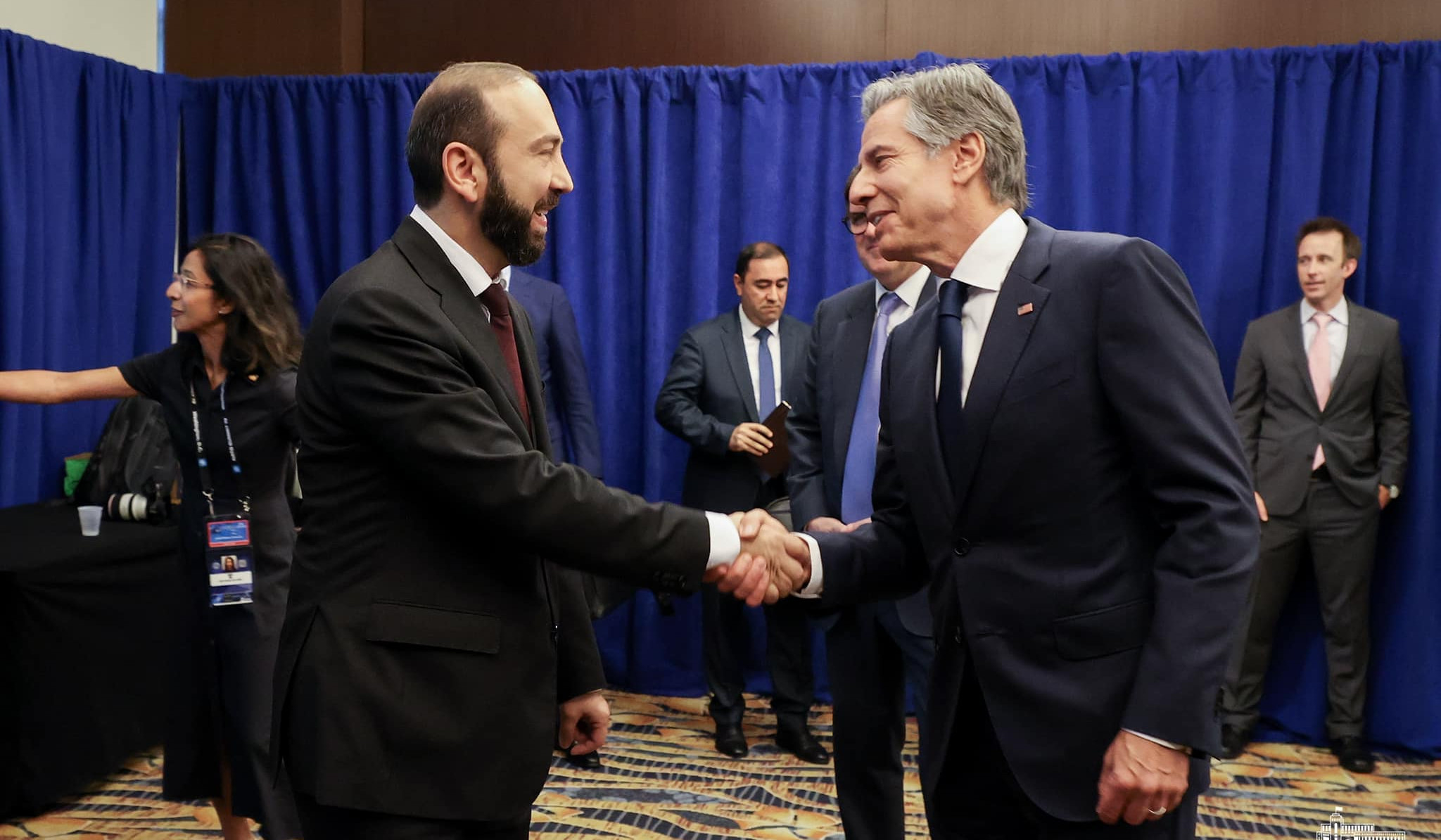 Azərbaycanla tezliklə sülh müqaviləsi imzalamaq üçün ER-nin siyasi iradəsi var: Mirzoyan