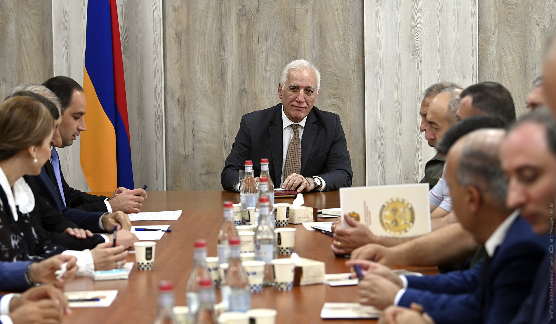 Քննարկվել են խմելու, ոռոգման ջրի, ճանապարհաշինության և պետական սուբսիդավորման հարցեր. Վահագն Խաչատուրյանն այցելել է Արմավիրի մարզ