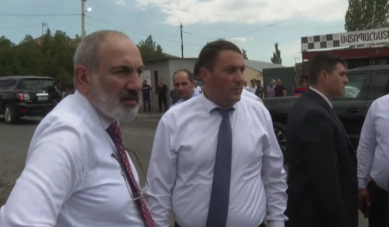 Վարչապետն Աշտարակում ծանոթացել է Մ-3 ճանապարհի մի հատվածի հիմնանորոգման աշխատանքներին