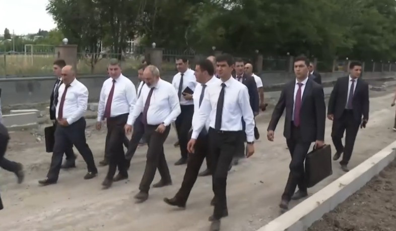 Ապարան համայնքի 19 գյուղական բնակավայրերում իրականացվել են 9,78 կմ ասֆալտապատման աշխատանքներ. վարչապետ